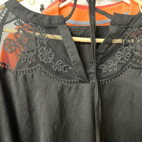 Black Lace Detail Blouse - Picture 4 of 10